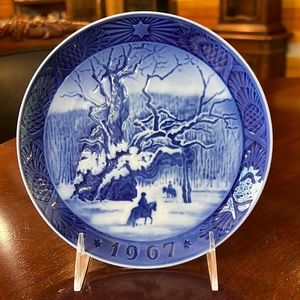 Royal Copenhagen Blue & White Annual Christmas Plate - 1967